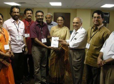 ഫോമാ കണ്‍വന്‍ഷനില്‍ നീനാ പനയ്‌ക്കലിന്റെ നോവല്‍ പ്രകാശനം ചെയ്‌തു