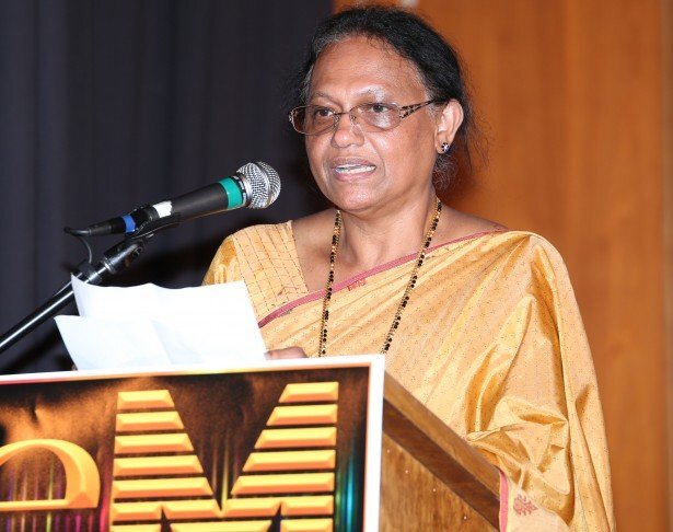 സൗമ്യം, സുശക്തം: നീന പനക്കലിന്റെ സാഹിത്യ സപര്യ (മുൻപേ നടന്നവർ -മീനു എലിസബത്ത്)