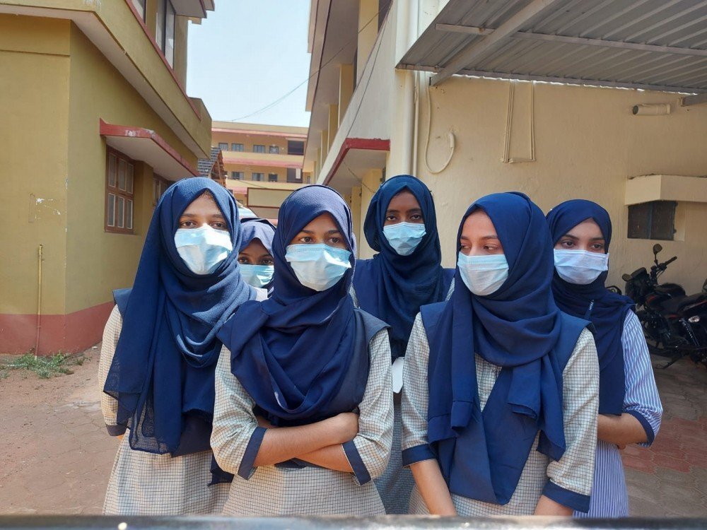 നമ്മൾ എന്ത് ധരിക്കണം? (ജ്യോതിലക്ഷ്മി നമ്പ്യാർ, മുംബൈ