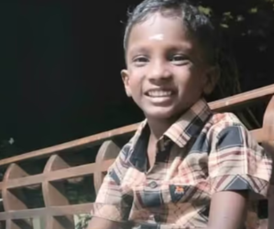 കോന്നി ആനക്കൂട്ടിൽ കോൺക്രീറ്റ് തൂണ് വീണ് നാലു വയസുകാരൻ മരിച്ച സംഭവം ; അഞ്ച് ഉദ്യോഗസ്ഥർക്ക് സസ്പെൻഷൻ