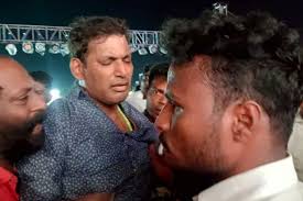 പരിപാടിക്കിടെ വേദിയില്‍ കുഴഞ്ഞുവീണ് നടൻ വിശാൽ