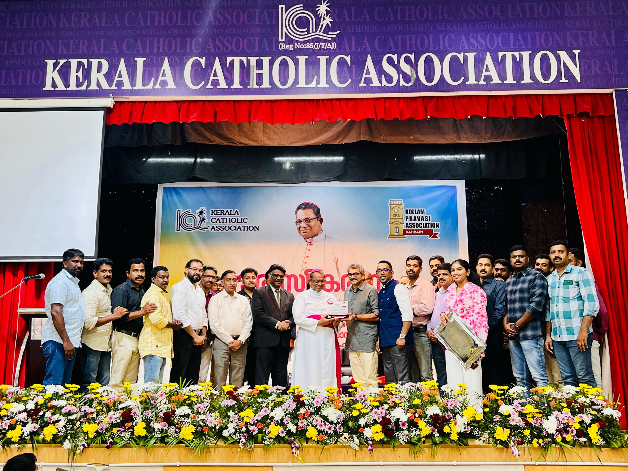 കൊല്ലം രൂപതാ  ബിഷപ്പിന് സ്വീകരണം നൽകി