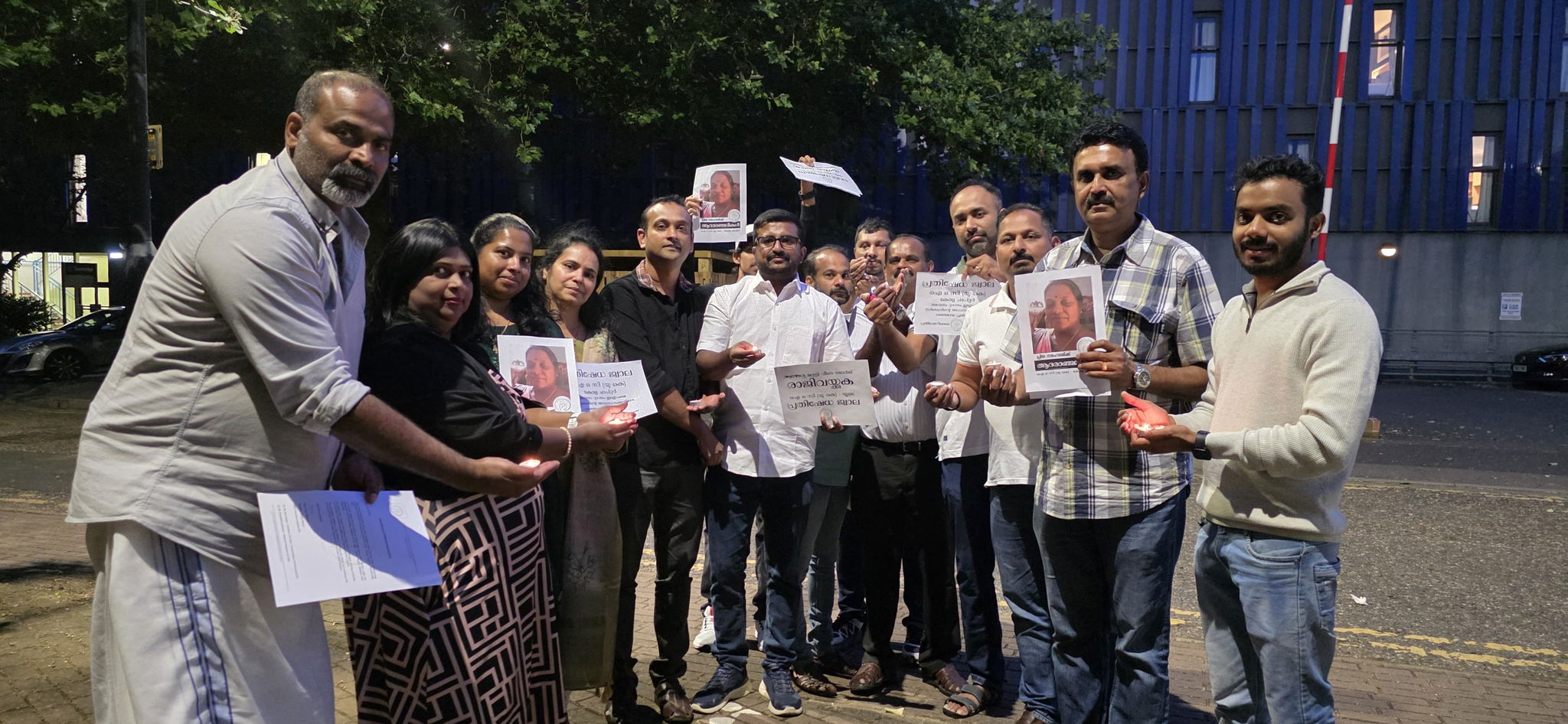 കോട്ടയം ദുരന്തം: ഐ ഒ സി (യു കെ) സംഘടിപ്പിച്ച പ്രതിഷേധ ജ്വാല' സര്‍ക്കാര്‍ അനാസ്ഥക്ക് ശക്തമായ താക്കീതായി