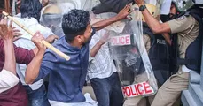 സർവകലാശാലാ സമരം; എസ്എഫ്ഐ സംസ്ഥാന സെക്രട്ടറി അടക്കമുള്ളവർക്കെതിരേ ജാമ‍്യമില്ലാ കേസ്