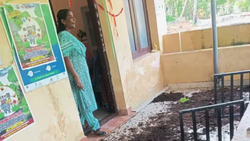 പിഞ്ചുകുട്ടികൾ പഠിക്കുന്ന ഇടമെന്ന് ഓർക്കണം; ചിങ്ങോലി അങ്കണവാടിയിൽ സമൂഹവിരുദ്ധരുടെ അതിക്രമം