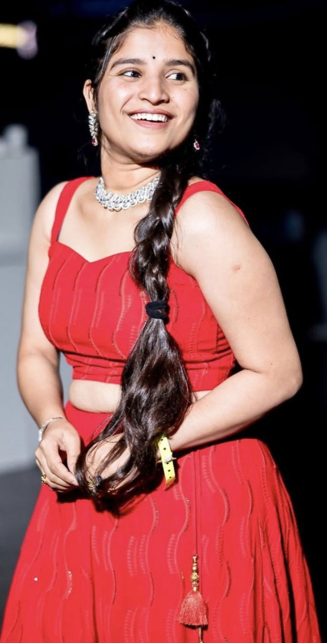 പുഷ്പാ ഫെയിം ഗായിക മലയാളത്തിൽ പാടുന്നു