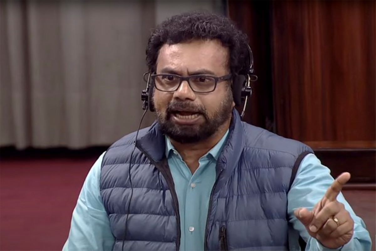 'ജോർജ് കുര്യനും കൂട്ടരും കേരളത്തിലെ ക്രൈസ്തവരെ വഞ്ചിക്കുന്നു; മാതാവിന് കിരീടവുമായി സുരേഷ് ഗോപി എത്തിയേക്കാം'; ജോൺ ബ്രിട്ടാസ് രൂക്ഷവിമർശനവുമായി രംഗത്ത്