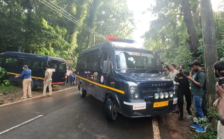 ധര്‍മസ്ഥലയില്‍ മൂന്നാം ദിനം  പരിശോധനയില്‍ അസ്ഥികൂട ഭാഗങ്ങള്‍ കണ്ടെത്തി 
