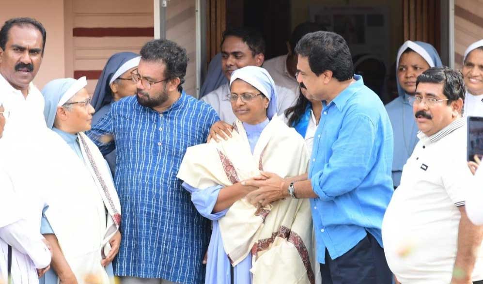 അറസ്റ് ചെയ്തതും നിങ്ങൾ, ജാമ്യം നിഷേധിച്ചതും  നിങ്ങൾ, ഒടുവിൽ ജാമ്യം കിട്ടിയപ്പോൾ ക്രെഡിറ്റ് എടുക്കാൻ ഓടി വരുന്നതും  നിങ്ങൾ?! (ജോസ് കാടാപുറം )