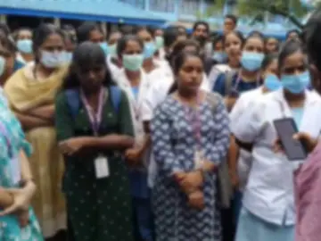  രണ്ടു മാസമായി ശമ്പളമില്ല; ആരോഗ്യമന്ത്രി വീണാ ജോർജിനോട് പരാതിപ്പെട്ട മെഡിക്കൽ കോളേജ് ജീവനക്കാർക്കെതിരെ കേസ് ‌