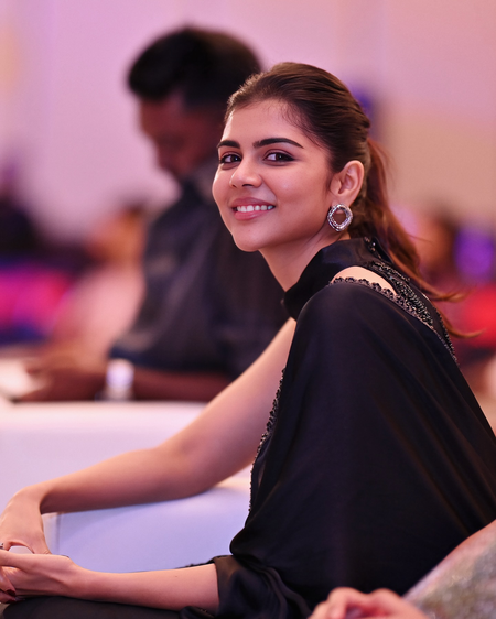 ലോകയിൽ ഒരു സീനിലെ സ്റ്റണ്ട് ഒഴിച്ച് ബാക്കിയെല്ലാം ചെയ്തത് ഡ്യൂപ്പ് ഇല്ലാതെ;  കല്യാണി പ്രിയദർശൻ