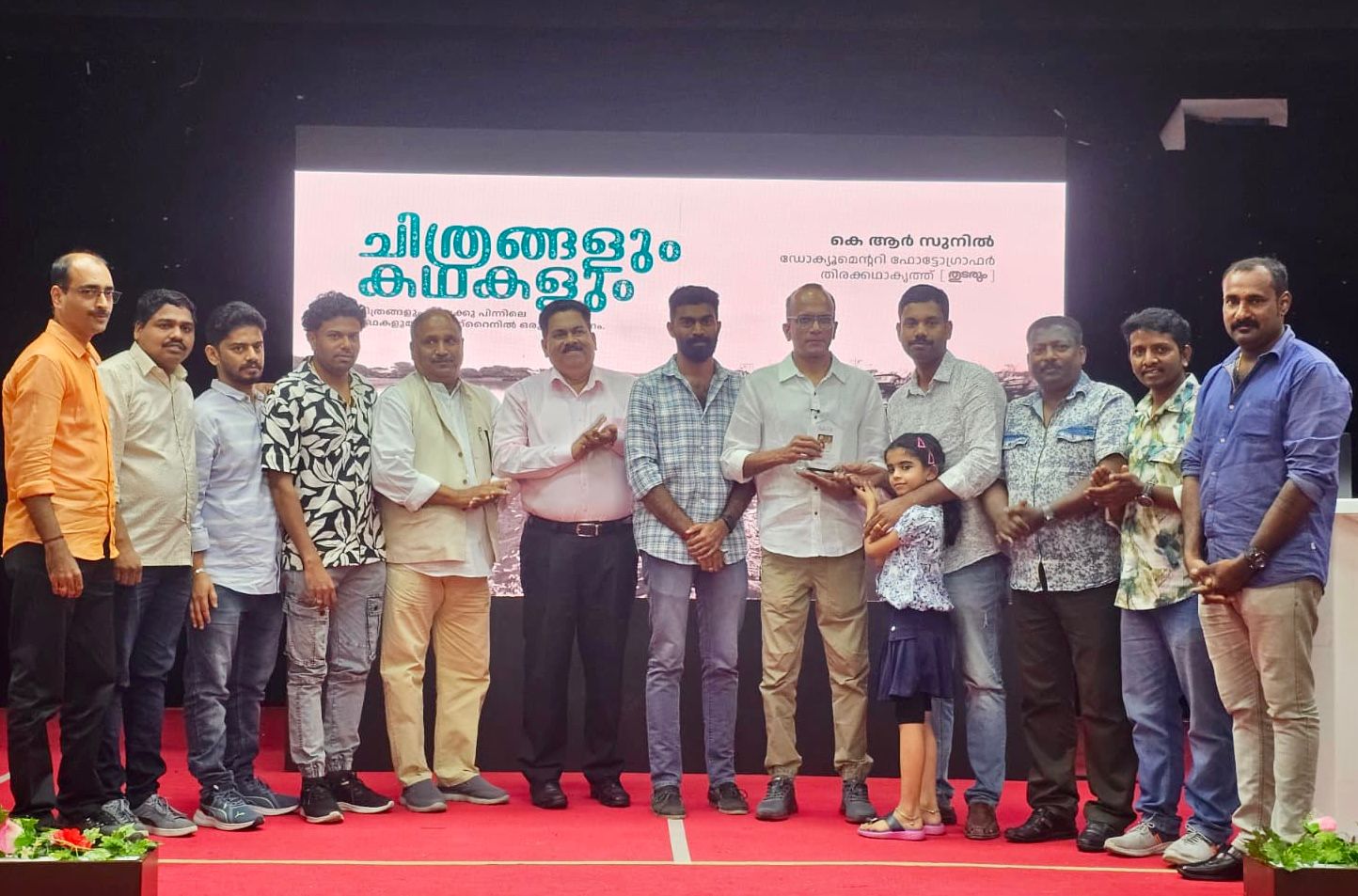 'തുടരും' സിനിമയുടെ തിരക്കഥാകൃത്ത് കെ.ആര്‍. സുനിലിനെ ബഹ്റൈന്‍ ലാല്‍കെയേഴ്സ് ആദരിച്ചു