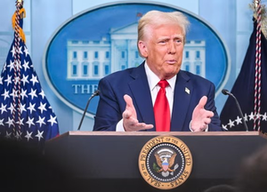 സർക്കാർ തുറക്കാൻ സഹകരിച്ചാൽ ചർച്ചയാവാമെന്നു ട്രംപ് ഡെമോക്രാറ്റുകളോട് (പിപിഎം)