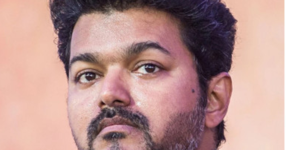 കരൂർ ദുരന്തം : 20 കുടുംബങ്ങളുമായി വീഡിയോ കോളിൽ സംസാരിച്ച് വിജയ്; ഒപ്പമുണ്ടെന്ന് ഉറപ്പ് നൽകി