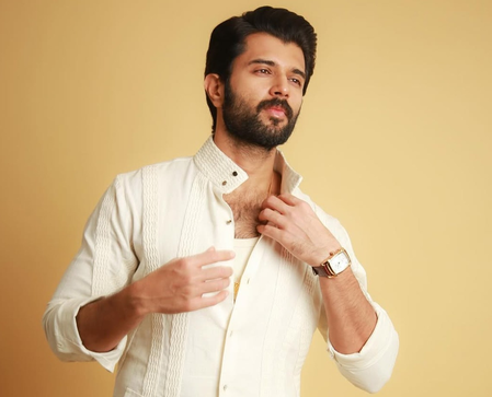 തലയ്ക്ക് ചെറിയൊരു വേദനയുണ്ട്, പക്ഷേ ഒരു ഹൈദരാബാദി ബിരിയാണിക്കും ഉറക്കത്തിനും പരിഹരിക്കാനാകാത്ത ഒരു പ്രശ്നവും എനിക്കില്ല: വിജയ് ദേവരകൊണ്ട