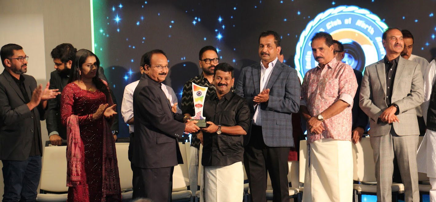 ജോർജ് തുമ്പയിലിന്  ഇന്ത്യ പ്രസ് ക്ലബിന്റെ 'പയനിയർ ഇൻ ജേർണലിസം' അവാർഡ്