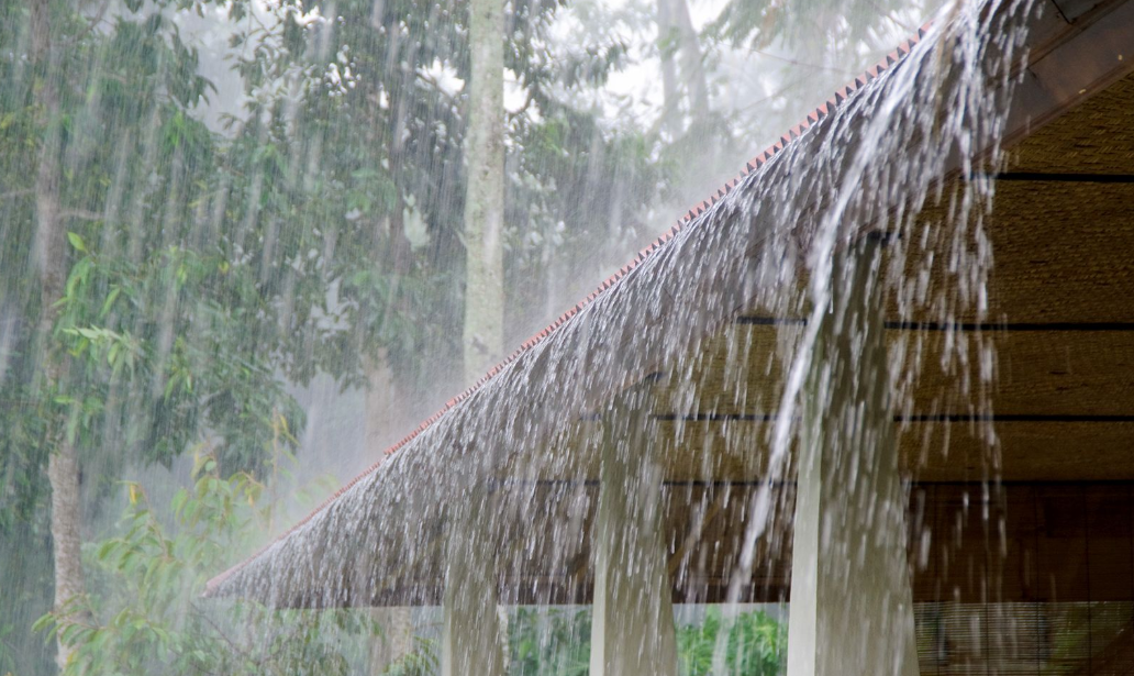 കേരളത്തിൽ അതിശക്തമായ മഴ മുന്നറിയിപ്പ്; ആറ് ജില്ലകളിൽ ഓറഞ്ച് അലർട്ട് പ്രഖ്യാപിച്ചു