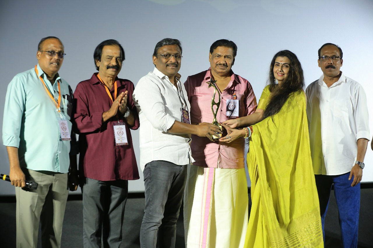 ഇൻ്റർനാഷണൽ പുലരി ടീ വി അവാർഡുകൾ വിതരണം ചെയ്തു