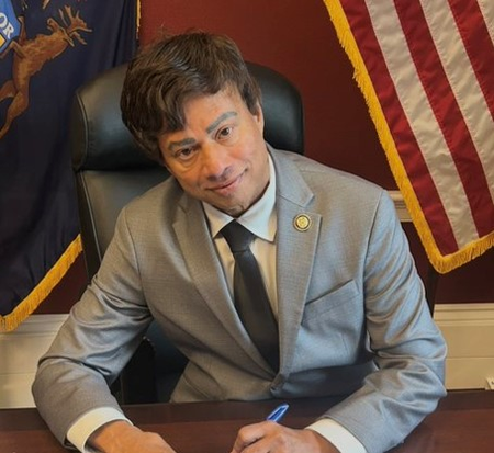 ഹോംലാൻഡ് സെക്രട്ടറിയെ പൊരിച്ചു റെപ്. തനെദർ; കോൺഗ്രസ് കമ്മിറ്റിയിൽ നിന്നു നോയം ഇറങ്ങിപ്പോയി (പിപിഎം)