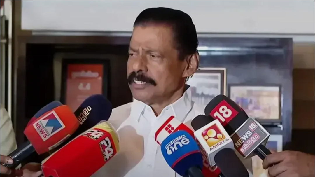 "കേരളത്തിൽ ലക്ഷക്കണക്കിന് ഓപ്പറേഷൻ നടക്കുന്നില്ലേ, ഒന്നോ രണ്ടോ സംഭവങ്ങൾ ഉണ്ടാവും" ; വയറ്റില് കത്രിക കുടുങ്ങിയ സംഭവം സ്വാഭാവിക വീഴ്ച മാത്രമെന്ന് സിപിഎം സംസ്ഥാന സെക്രട്ടറി എം വി ഗോവിന്ദന്