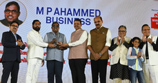 ബിസിനസ് ഭൂഷൺ 2026 പുരസ്‌കാരം മലബാർ ഗ്രൂപ്പ് ചെയർമാൻ എം.പി. അഹമ്മദിന്.  മഹാരാഷ്ട്ര മുഖ്യമന്ത്രി ദേവേന്ദ്ര ഫഡ്‌നാവിസ് പുരസ്‌കാരം നൽകി. 