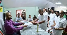 ധർമടത്ത് നാമനിർദേശ പത്രിക സമർപ്പിച്ച് മുഖ്യമന്ത്രി പിണറായി വിജയൻ