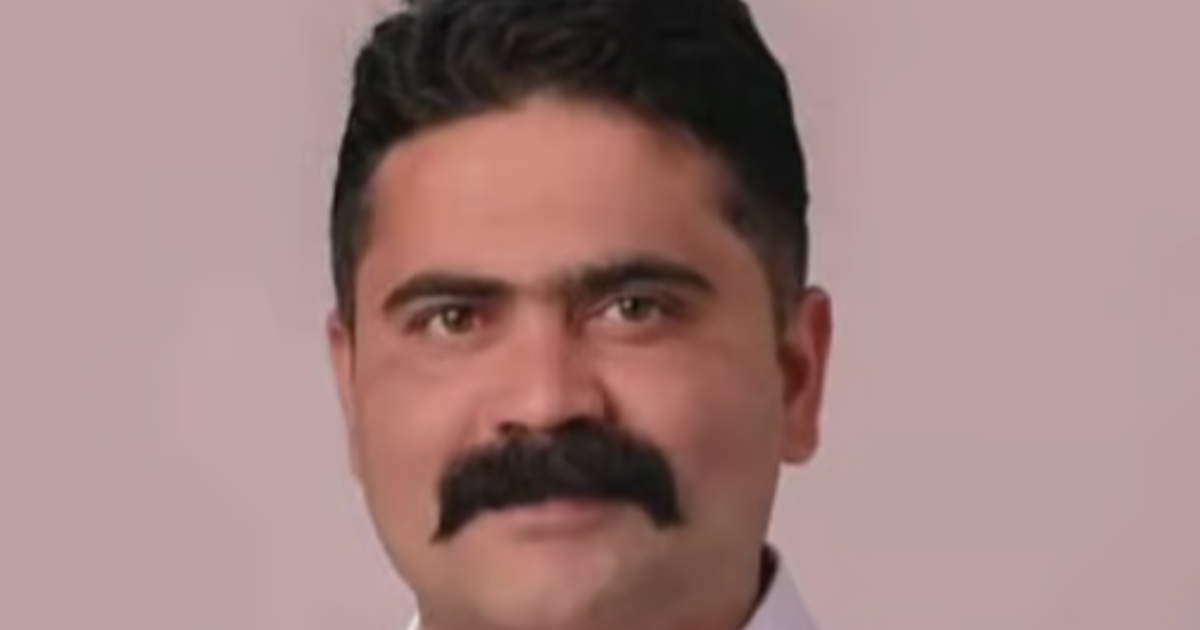 ജോലി വാഗ്ദാനം ചെയ്ത് പലയിടങ്ങളില് കൊണ്ടുപോയി പീഡിപ്പിച്ചു; കോണ്ഗ്രസ് നേതാവിനെതിരെ പരാതിയുമായി യുവതി