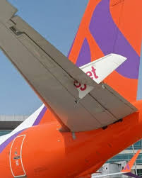 ഡൽഹിയിൽ സ്പൈസ് ജെറ്റ് വിമാനം ആകാശ എയറുമായി കൂട്ടിയിടിച്ചു: സ്പൈസ് ജെറ്റിന്റെ ചിറക് ആകാശ എയറിൽ കയറി