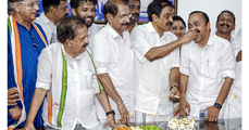 ജാതി സമവാക്യങ്ങൾ കടപുഴകി; സമുദായ രാഷ്ട്രീയത്തിന്റെ കണക്കുകൂട്ടലുകൾ തെറ്റിച്ച യുഡിഎഫ് തരംഗം