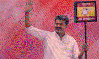 വിജയ് തിരുച്ചിറപ്പള്ളി ഈസ്റ്റ് മണ്ഡലം വിടും, പെരുമ്പൂര്‍ നിലനിര്‍ത്തും