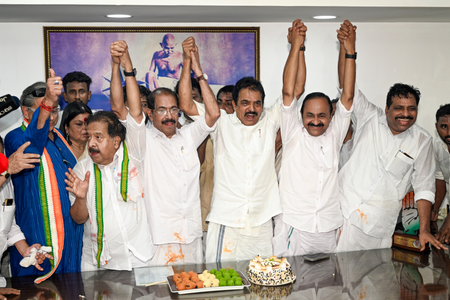 കോൺഗ്രസിൽ ഇപ്പോഴേ തമ്മിലടി (അമേരിക്കൻ വീക്ഷണം)