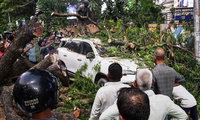 യുപിയില്‍ കനത്ത മഴയിലും കൊടുങ്കാറ്റിലും 33 പേര്‍ക്ക് ദാരുണാന്ത്യം