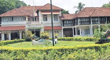  വി.ഡി. സതീശൻ ക്ലിഫ് ഹൗസിൽ, ചെന്നിത്തലയ്ക്ക്  'പമ്പ', സണ്ണി ജോസഫിന് 'അശോക'; മന്ത്രി മന്ദിരങ്ങളിൽ തീരുമാനമായി