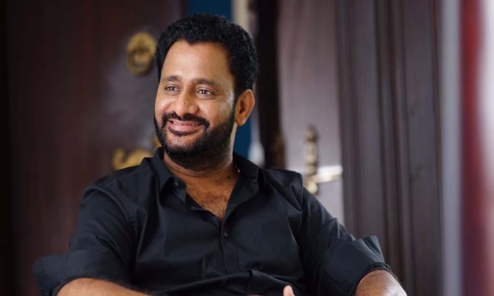  ഭരണമാറ്റം; ചലച്ചിത്ര അക്കാദമി ചെയര്‍മാന്‍ സ്ഥാനം റസൂല്‍ പൂക്കുട്ടി രാജിവെച്ചു