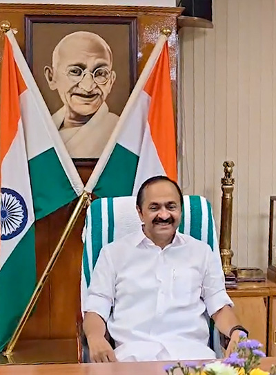 ഡൽഹിയിലെത്തി മുതിർന്ന നേതാക്കളെ കണ്ട് മുഖ്യമന്ത്രി വി.ഡി. സതീശൻ; ചൊവ്വാഴ്ച പ്രധാനമന്ത്രിയുമായി കൂടിക്കാഴ്ച