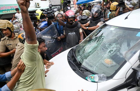 കലാപമുണ്ടാക്കാൻ സിപിഎം ശ്രമം നടത്തി; ഇഡിക്കെതിരായ ആക്രമണത്തിൽ ആഭ്യന്തര മന്ത്രിക്ക് റിപ്പോർട്ട് നൽകി ഡിജിപി