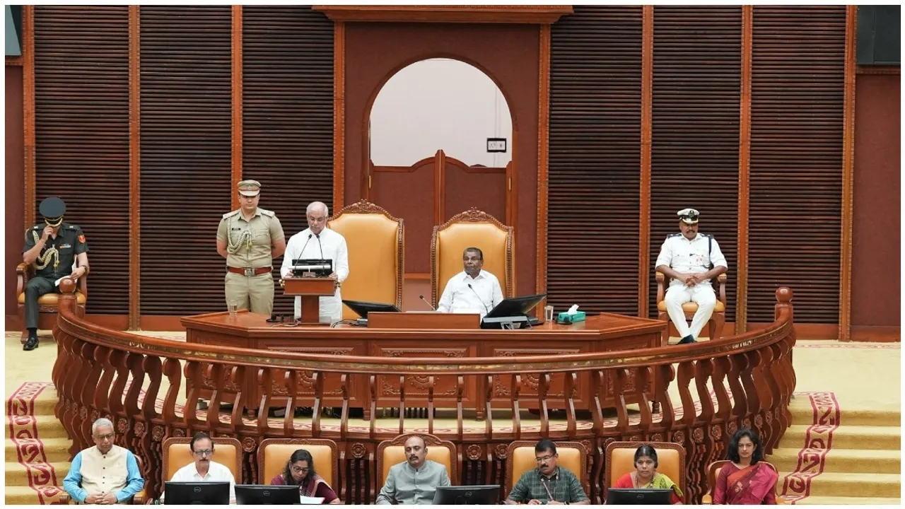 നിയമസഭയിൽ വന്ദേമാതരം ഭാഗികമായി മാത്രം; ഗവർണർ  പ്രതിഷേധം സ്പീക്കറെ അറിയിച്ചു