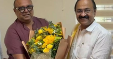 'വി.ഡി സതീശൻ മുഖ്യമന്ത്രിയായതിൽ സന്തോഷം, ഞങ്ങൾ പഴയ സുഹൃത്തുക്കൾ': നേരിട്ടെത്തി അഭിനന്ദിച്ച് തുഷാർ വെള്ളാപ്പള്ളി; വെള്ളാപ്പള്ളി മുഖ്യമന്ത്രിയെ കാണും