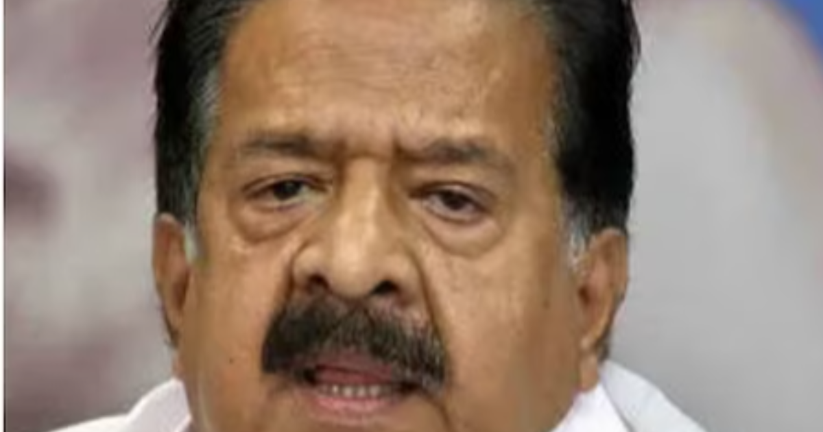 ആലപ്പുഴയിലെ സ്കൂളിൽ   മന്ത്രി രമേശ് ചെന്നിത്തലയുടെ സന്ദർശനം; എസ്എഫ്ഐ പ്രവർത്തകരെ കരുതൽ തടങ്കലിലാക്കി