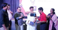 ഡിഫറന്റ് ആര്‍ട് സെന്റര്‍ ഭിന്നശേഷിക്കാര്‍ക്കായി അന്താരാഷ്ട്ര നിലവാരത്തില്‍ പ്രവര്‍ത്തിക്കുന്ന സ്ഥാപനം: മന്ത്രി വി.ഇ അബ്ദുള്‍ ഗഫൂര്‍
