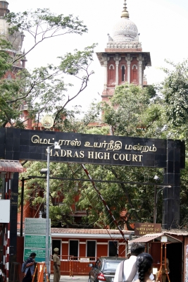 ഹിന്ദുസ്ത്രീകൾ ഭർത്താവ് ജീവിച്ചിരിക്കുമ്പോൾ താലി അഴിച്ചു മാറ്റുന്നത്   മാനസിക പീഡനമായി കണക്കാക്കും;  മദ്രാസ് ഹൈക്കോടതി