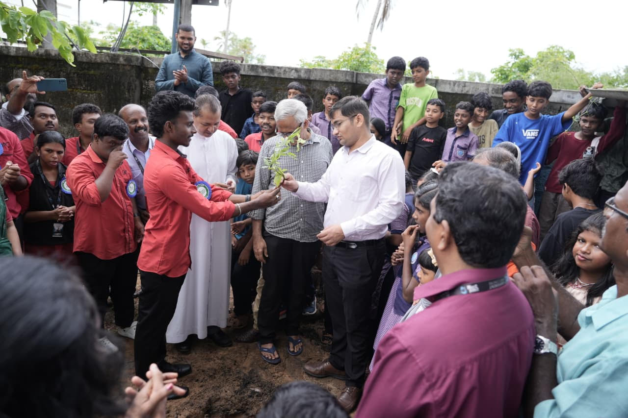 മായാജാലത്തില്‍ മരമുണര്‍ന്നു; ഭിന്നശേഷിക്കാരന്റെ ഇന്ദ്രജാലം പരിസ്ഥിതി ദിനാഘോഷത്തിന് മിഴിവേകി