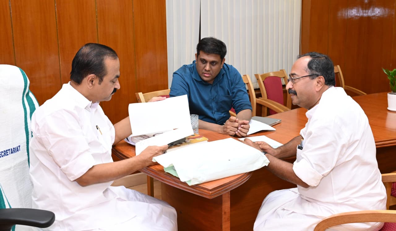 സംസ്ഥാന ബജറ്റിൽ തിരുവല്ലയുടെ വികസന ആവശ്യങ്ങൾ ഉൾപ്പെടുത്തണം; മുഖ്യമന്ത്രിയുമായി കൂടിക്കാഴ്ച നടത്തി എം.എൽ.എ അഡ്വ. വർഗീസ് മാമ്മൻ