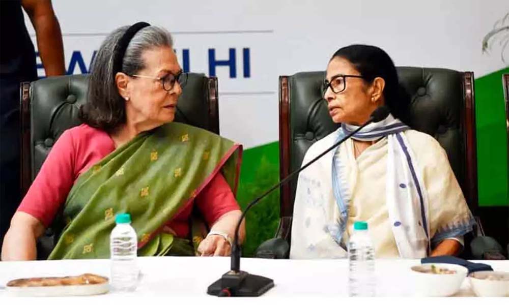  മമതയെ കോണ്‍ഗ്രസിലേക്ക് ക്ഷണിച്ച് സോണിയാ ഗാന്ധി; അഭിഷേക് ബാനര്‍ജിക്ക് ജനറല്‍ സെക്രട്ടറി വാഗ്ദാനവും