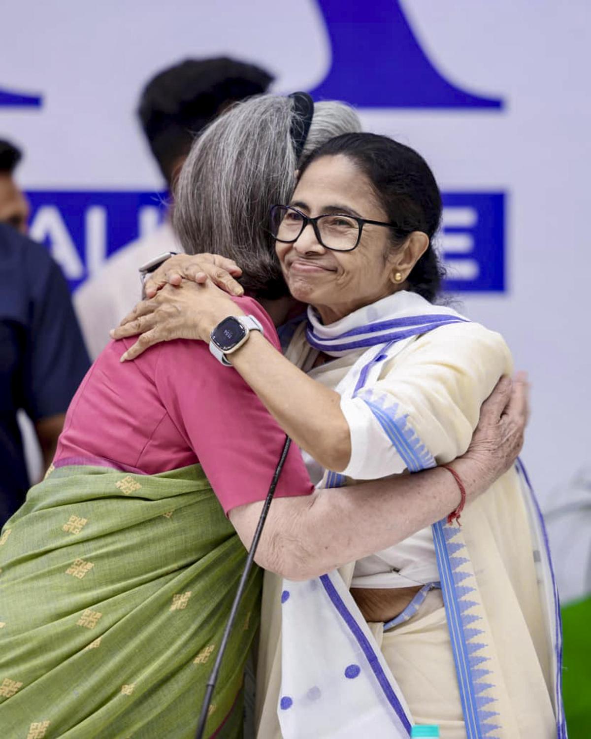 പശ്ചിമ ബംഗാളിലെ ടിഎംസി ലയനം; വാർത്തകൾ തള്ളി കോൺഗ്രസ്