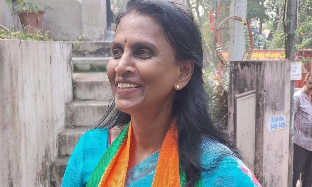  പോലീസ് നടത്തിയത് പട്ടിഷോ, സുഗതന്‍ ഗുണ്ടയല്ല';  ആര്‍.ശ്രീലേഖ