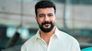 അമ്മയെ നയിക്കാന് രമേഷ് പിഷാരടിയുടെ നേതൃത്വത്തില് അഡ്ഹോക്ക് കമ്മിറ്റി