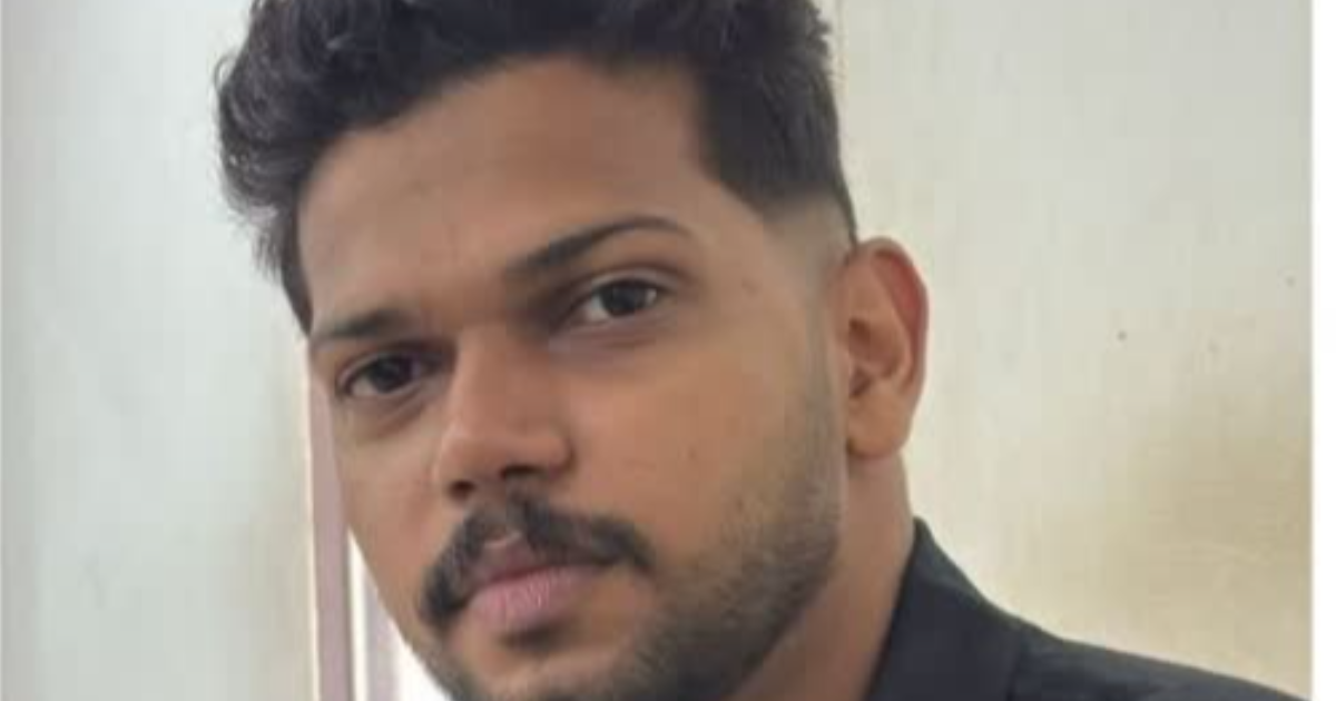 കോഴിക്കോട് മലവെള്ളപ്പാച്ചിലിൽ പുഴയിൽ അകപ്പെട്ടവരെ രക്ഷിക്കാൻ ശ്രമിക്കുന്നതിനിടെ ടൂർ ഗൈഡിനെ കാണാതായി