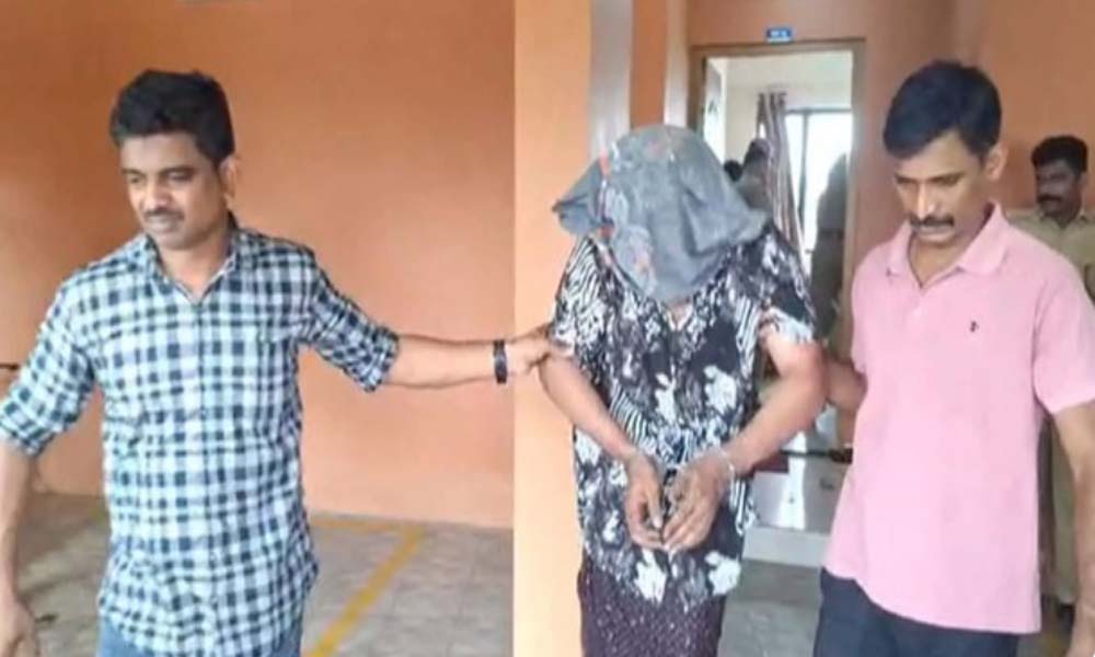 പോലീസിന് നേരെ തോക്ക് ചൂണ്ടി; ആട് ഷെമീറും സംഘവും അറസ്റ്റില്