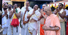 വിഡി സതീശന്‍ കൊല്ലൂര്‍ മൂകാംബിക ക്ഷേത്രത്തില്‍  ദര്‍ശനം നടത്തി